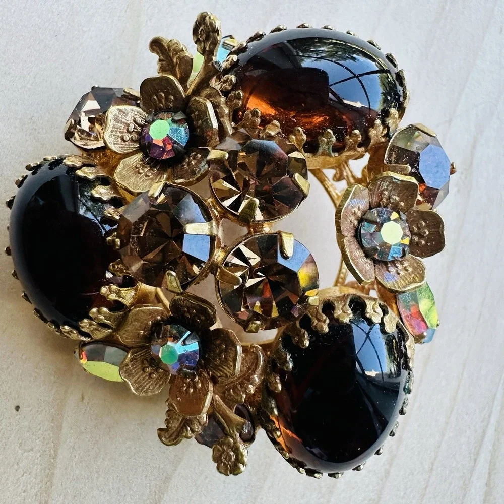Regency Jewels Brooch Pin 1.75 Inch‎ Flower Amber Brown Crystal Rhinestone Gold